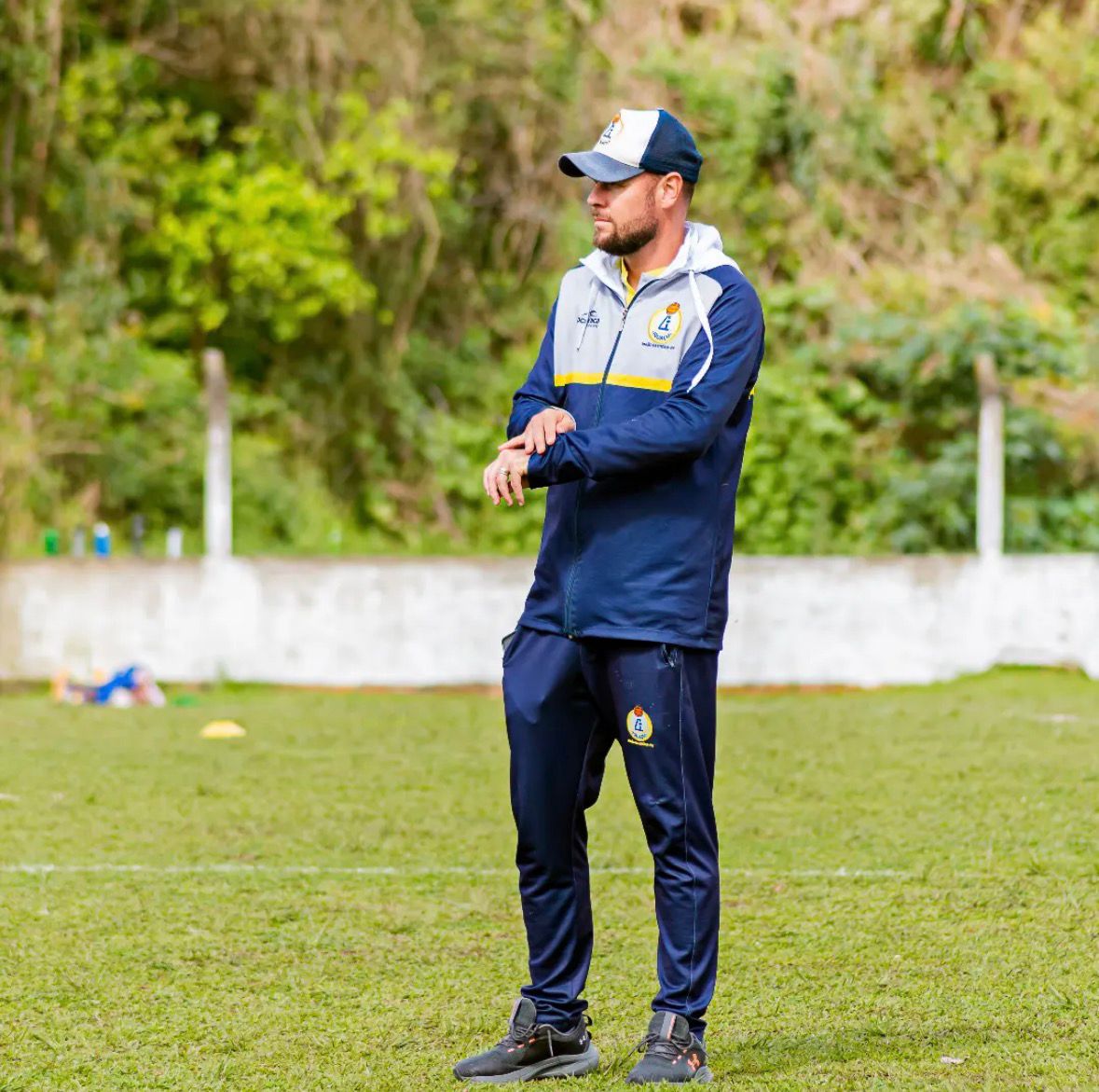 Iguaçu anuncia Tosta como novo coordenador do trabalho com o Sub-20 e técnico do profissional 2026.