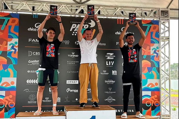Professor do DME de Porto União conquista 1º lugar em triathlon no Paraná