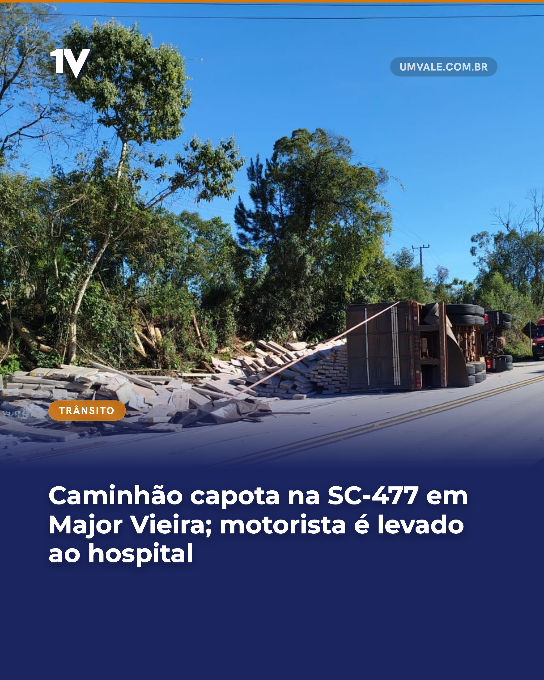 Caminhão capota na SC-477 em Major Vieira; motorista é levado ao hospital